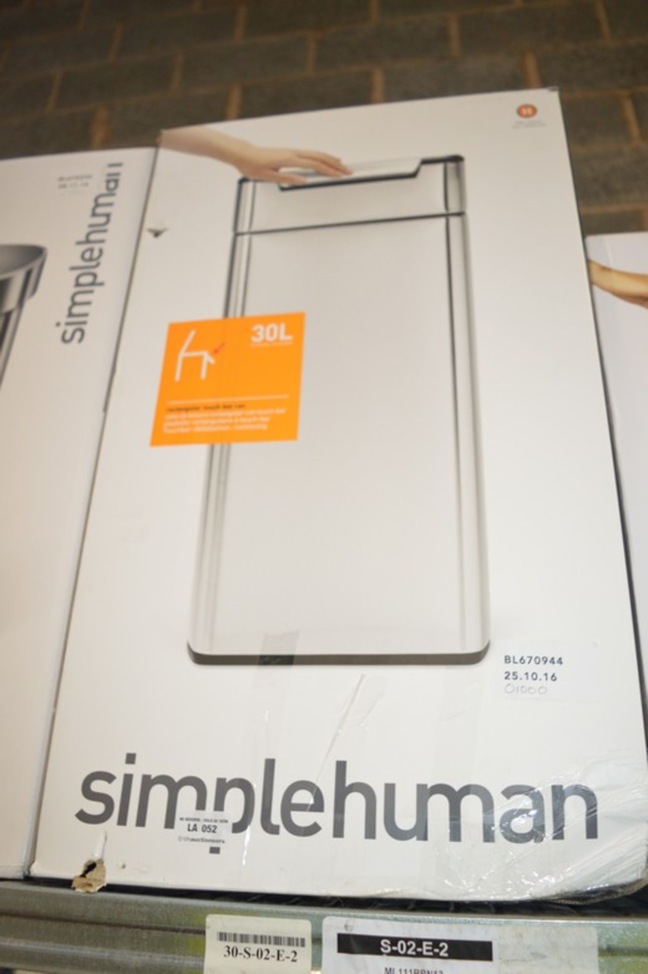 1 x BOXED SIMPLEHUMAN 30L RECTANGULAR TOUCH BAR CAN RRP £100 (25.07.2016) *PLEASE NOTE THAT THE