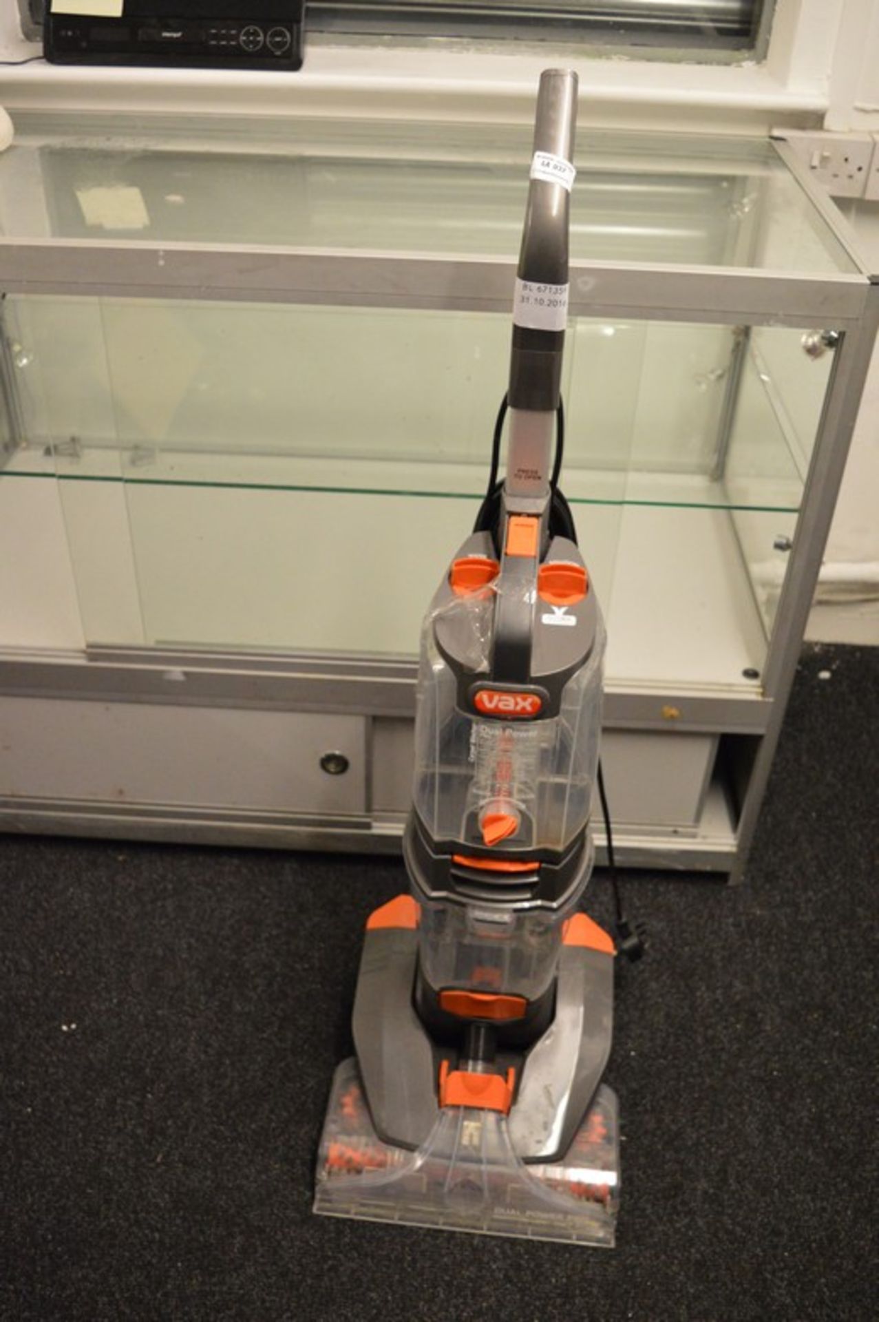 1 x VAX DUEL POWER PRO CARPET WASHER RRP £180 31.10.16 *PLEASE NOTE THAT THE BID PRICE IS MULTIPLIED