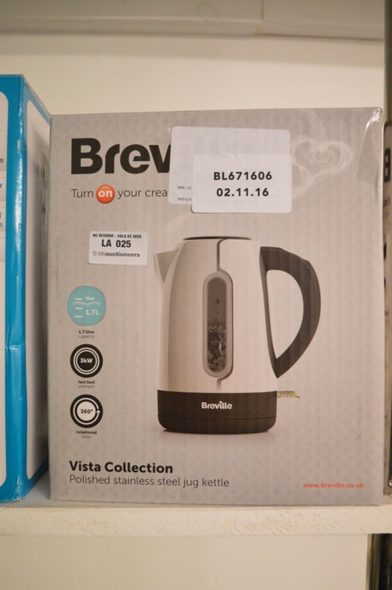 1 x BOXED BREVILLE 1.7 LITRE KETTLE RRP £35 02.11.16 *PLEASE NOTE THAT THE BID PRICE IS MULTIPLIED