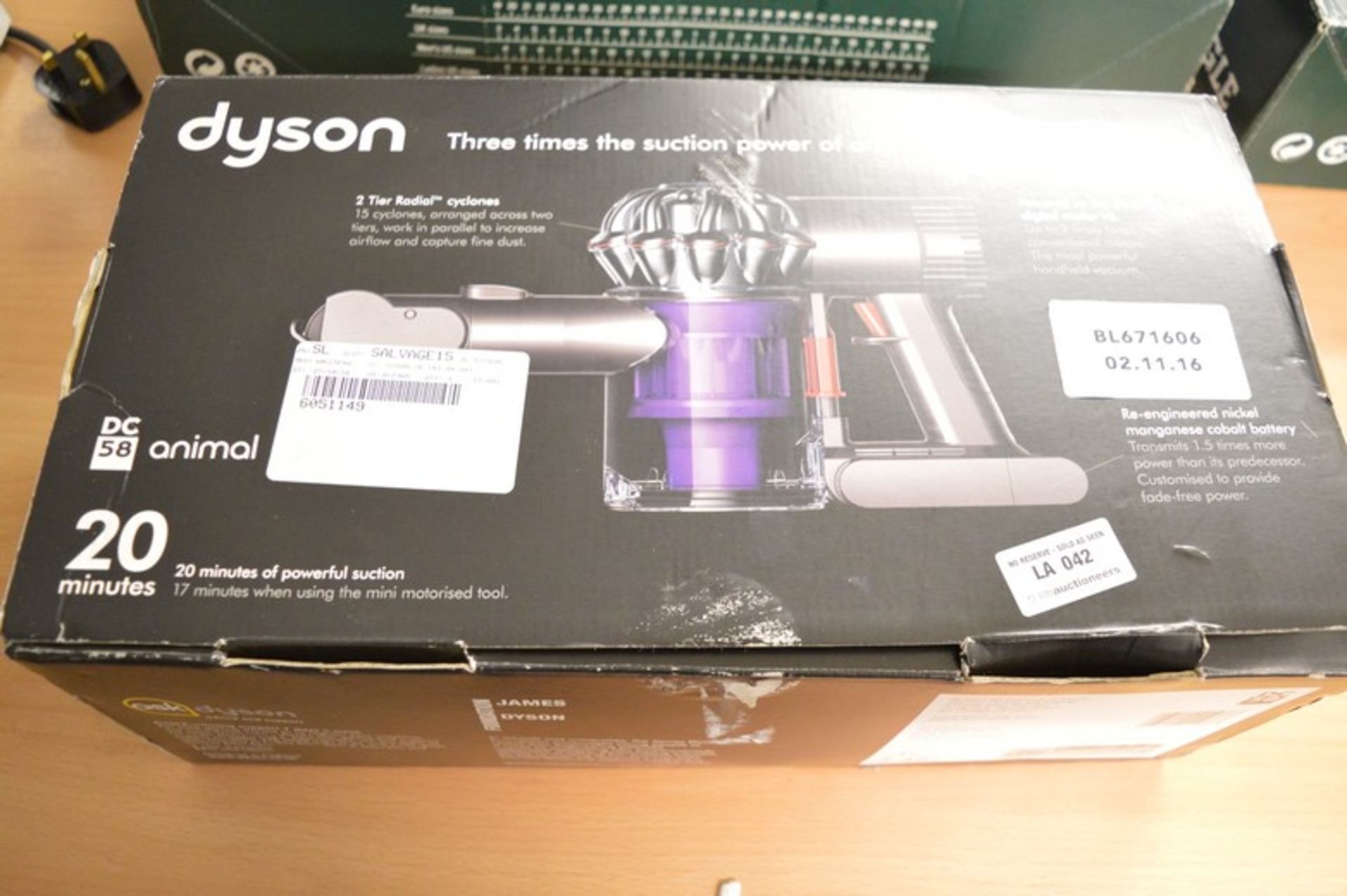 1 x BOXED DYSON DC58 ANIMAL CORDLESS VACUUM CLEANER RRP £180 02.11.16 *PLEASE NOTE THAT THE BID