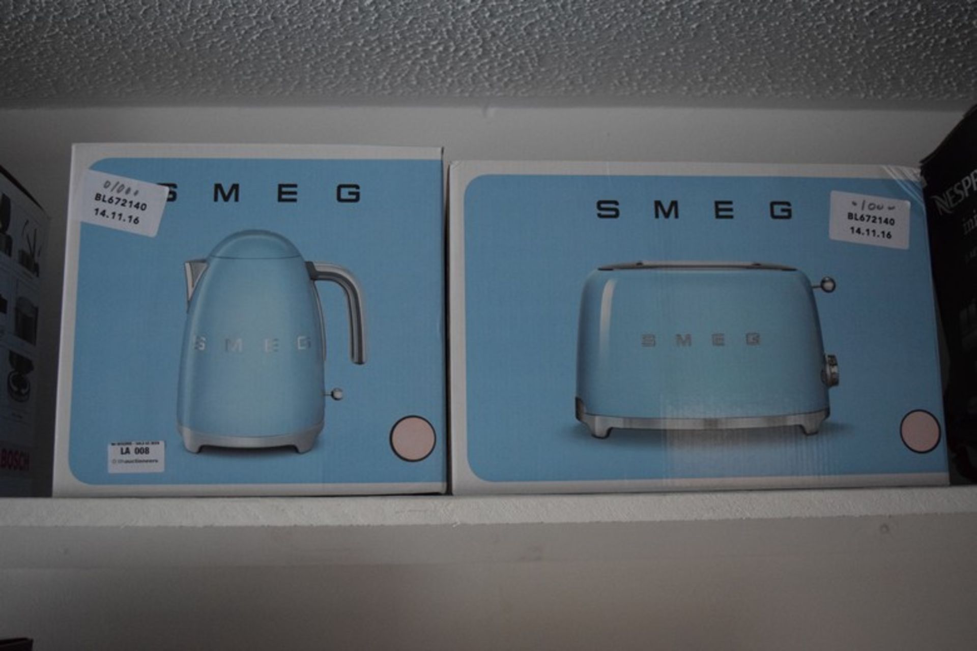 2 x BOXED ITEMS TO INCLUDE A SMEG CLASSIC KETTLE AND A SMEG CLASSIC 2-SLICE TOASTER COMBINED RRP £