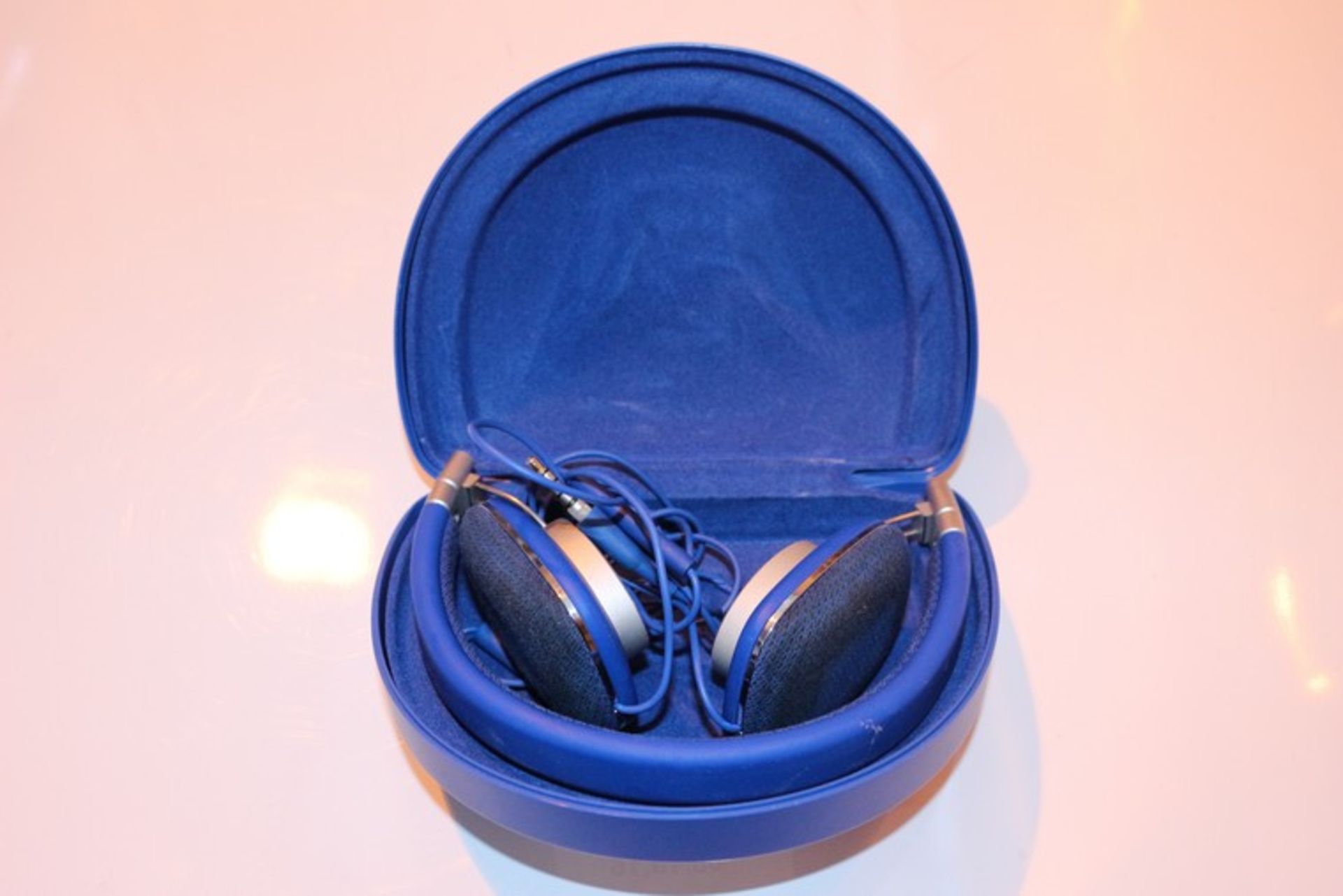 1 x PAIR OF BOWER AND WILKINS HEADPHONES *PLEASE NOTE THAT THE BID PRICE IS MULTIPLIED BY THE NUMBER
