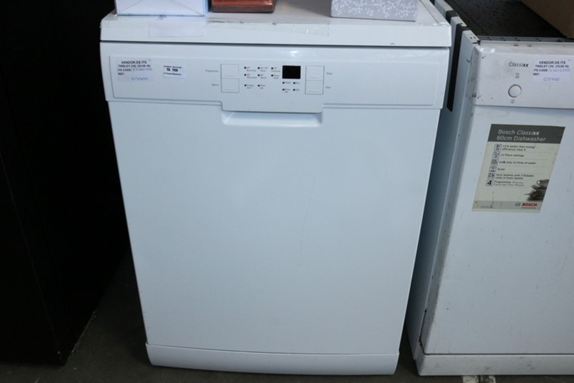 1 x DIGITAL DISPLAY UNDER THE COUNTER FREE STANDING DISHWASHER IN WHITE (2336102) RRP £330 *PLEASE