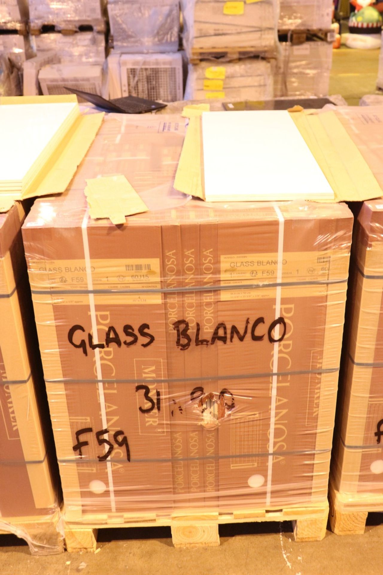 54X BY PORCELANOSA BRAND NEW FACTORY SEALED GLASS BLANCO 310X900 WHITE FLOOR TILES RRP £3068 (MD- - Image 2 of 2