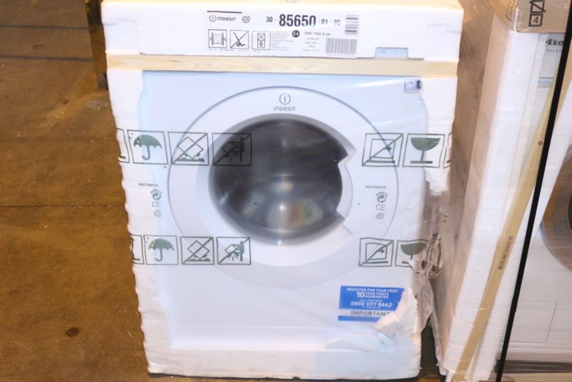 1 x BOXED INDESIT XWD7152WUK UNDER THE COUNTER WASHING MACHINE IN WHITE (88932006) RRP £300 (1.12.