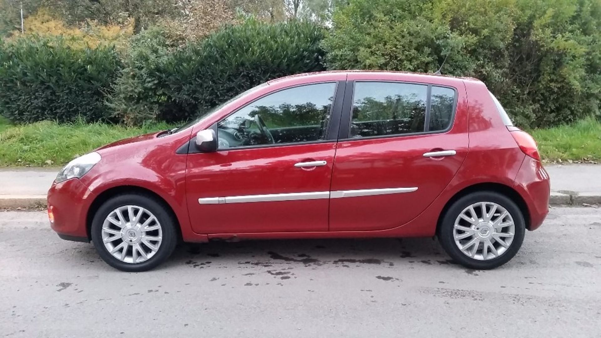 RENAULT, CLIO 1-2 DYNAMIQUE, 31.10.2010, SA10 XWB, 1-2 LTR, PETROL, MANUAL, 4 DOOR HATCH, 77,940 - Image 2 of 11