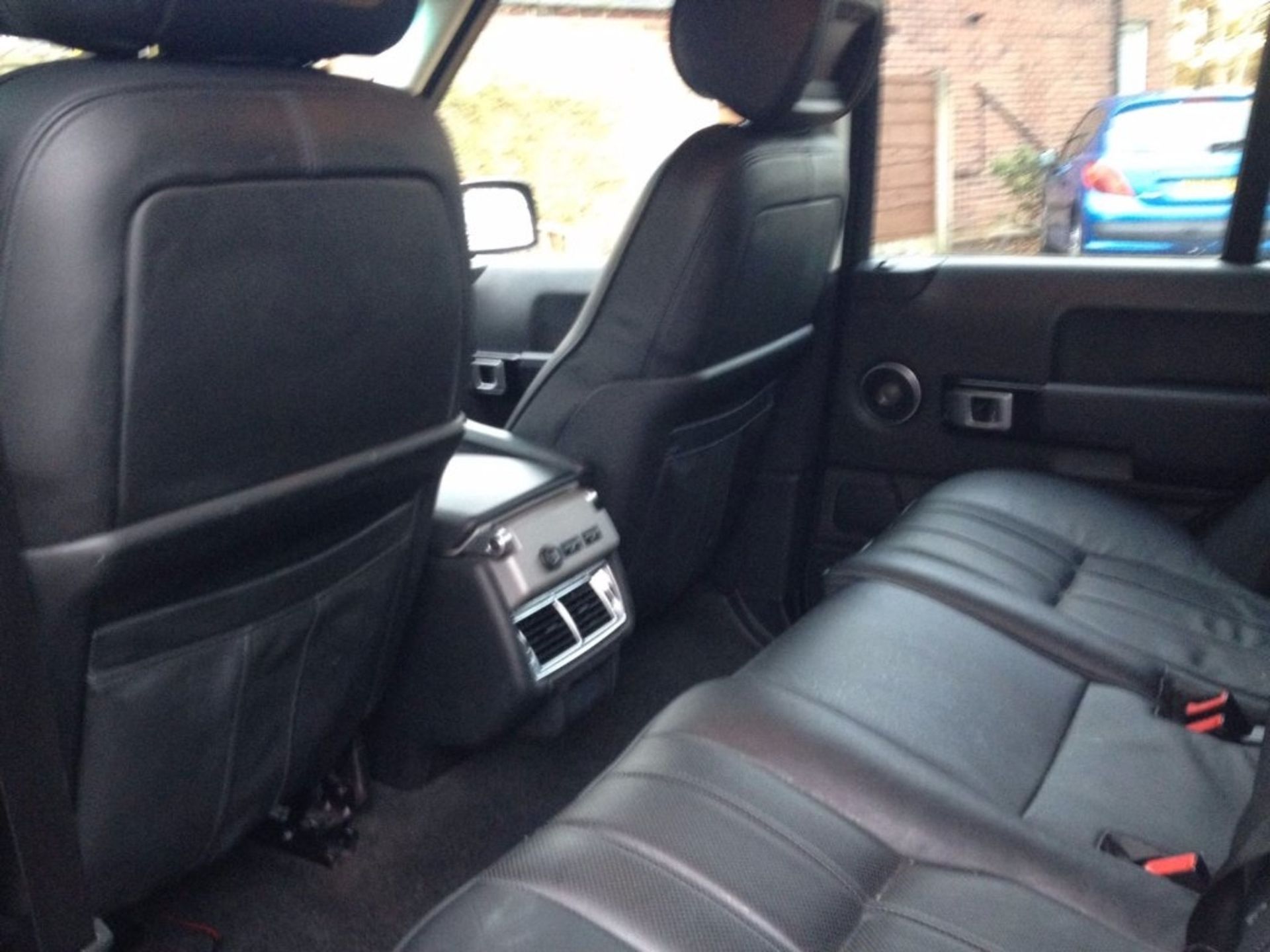 RANGE ROVER V8, VOGUE SUPERCHARGED SE, 09.09.2005, WU55 ECC, 4-2 LTR, PETROL, AUTOMATIC, 5 DOOR SUV, - Image 4 of 9