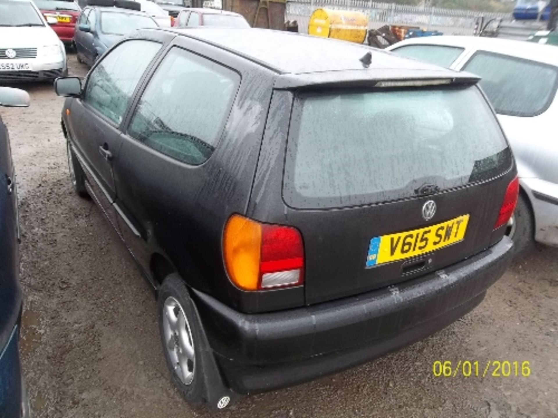 Volkswagen Polo 1.4 CL - V615 SWT Date of registration: 21.01.2000 1390cc, petrol, manual, black - Image 4 of 4