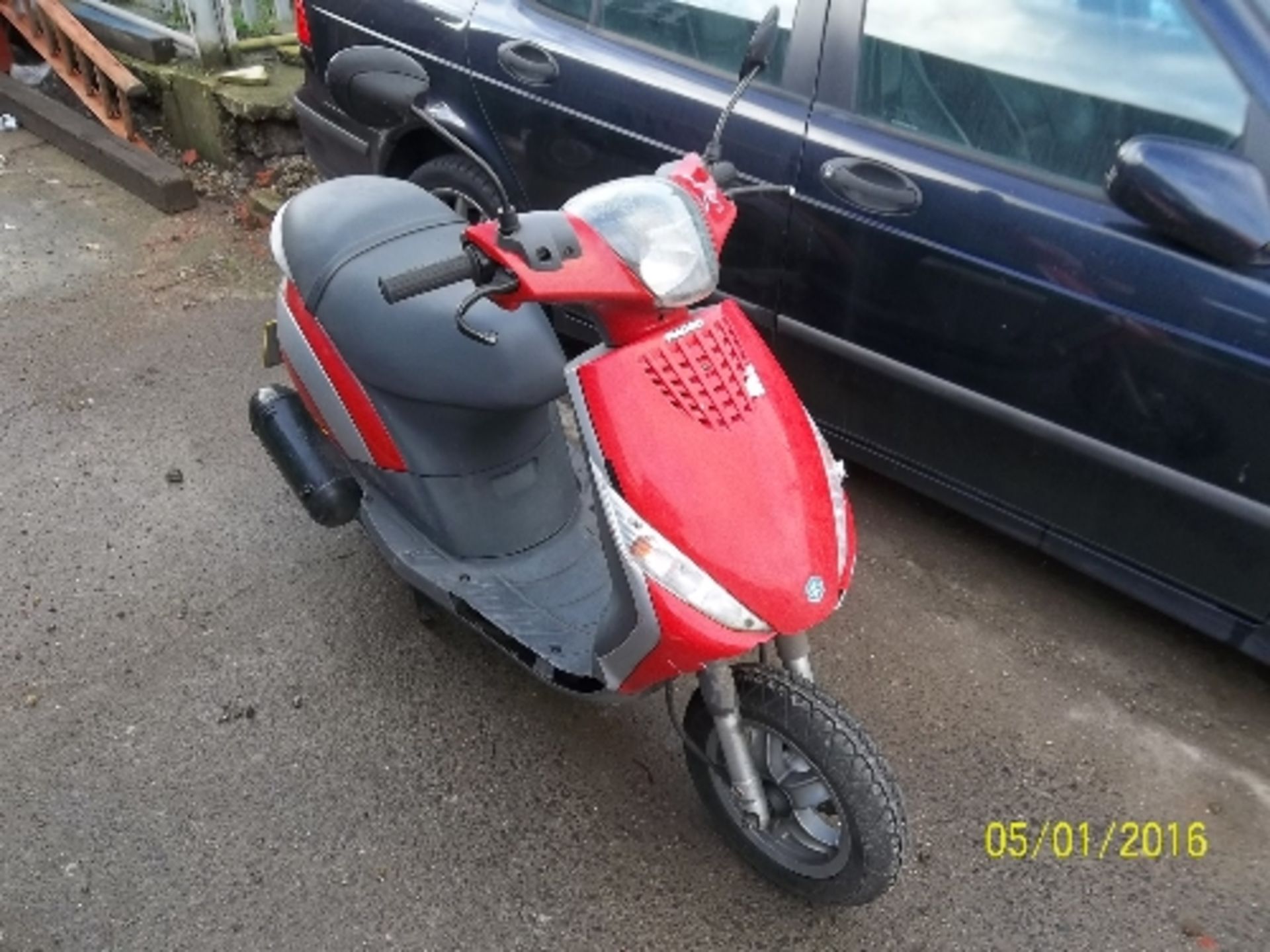 Piaggio Zip Moped - WX06 HVM Date of registration:  10.06.2006 50cc, petrol, red Odometer reading: - Image 2 of 4