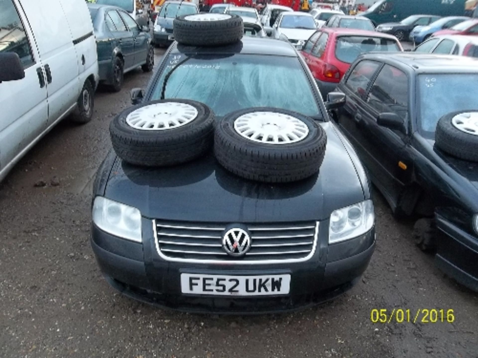 Volkswagen Passat S 20V - FE52 UKW Date of registration: 03.09.2002 1984cc, petrol, manual, black