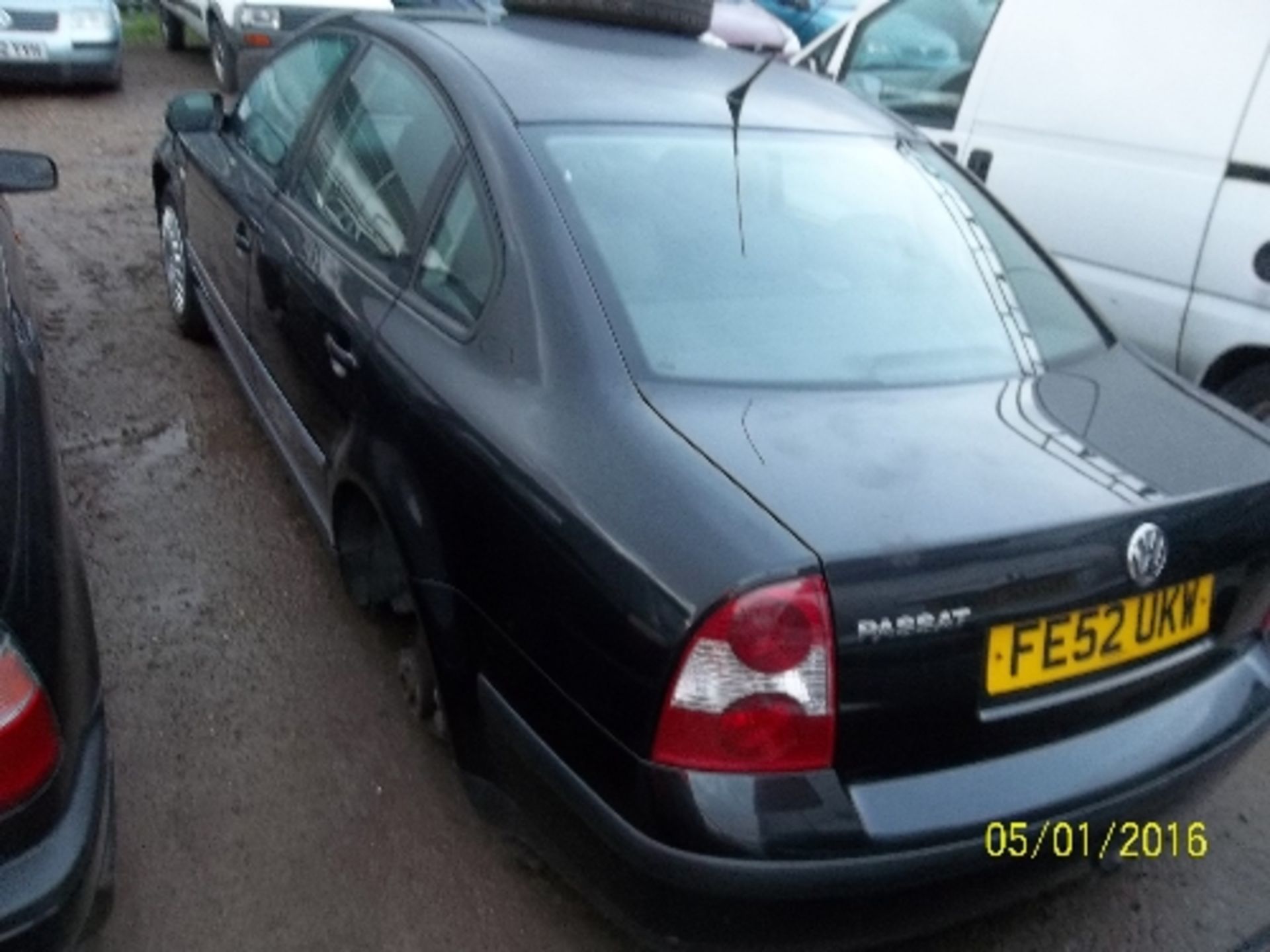 Volkswagen Passat S 20V - FE52 UKW Date of registration: 03.09.2002 1984cc, petrol, manual, black - Image 4 of 4