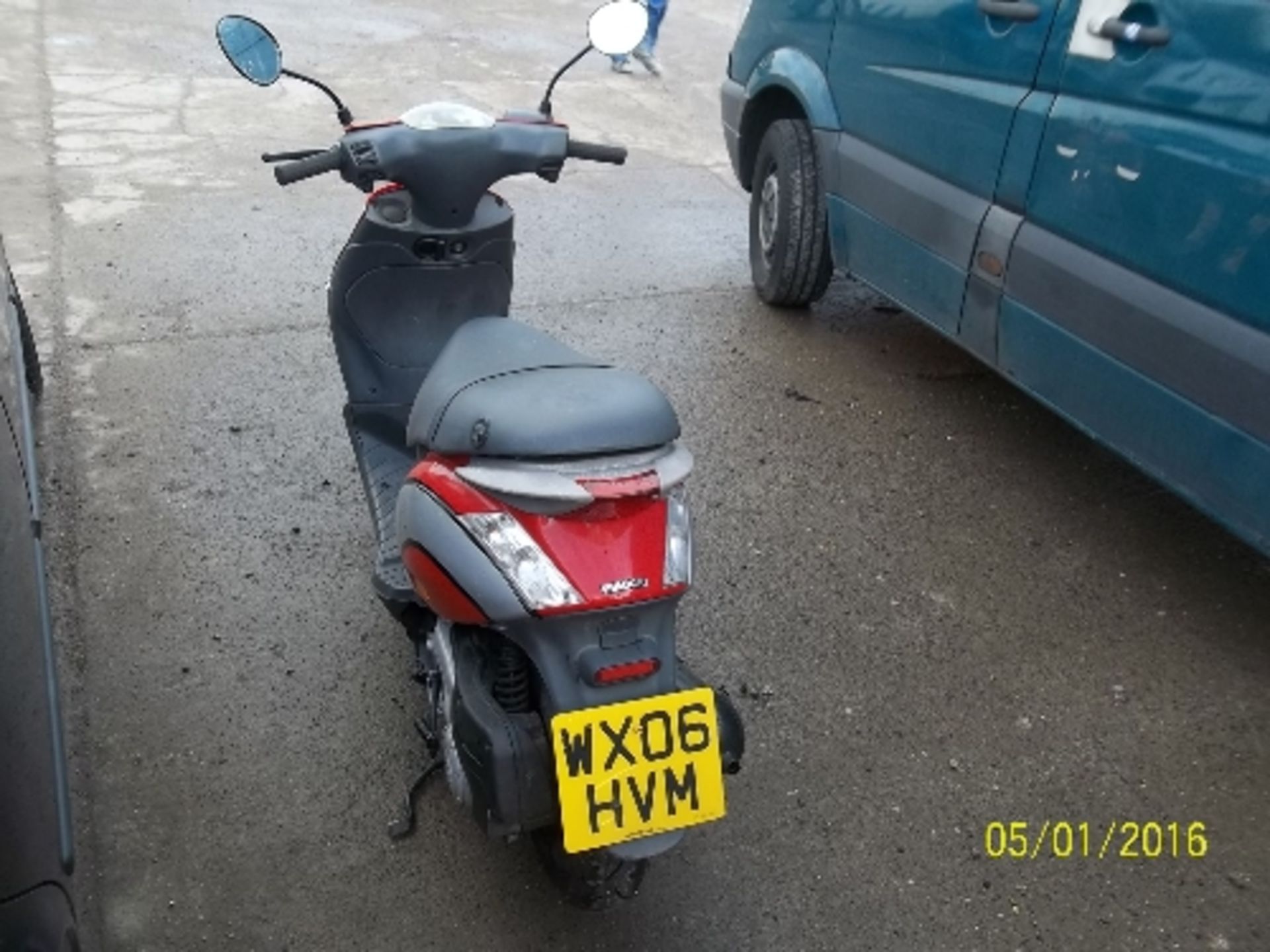 Piaggio Zip Moped - WX06 HVM Date of registration:  10.06.2006 50cc, petrol, red Odometer reading: - Image 4 of 4