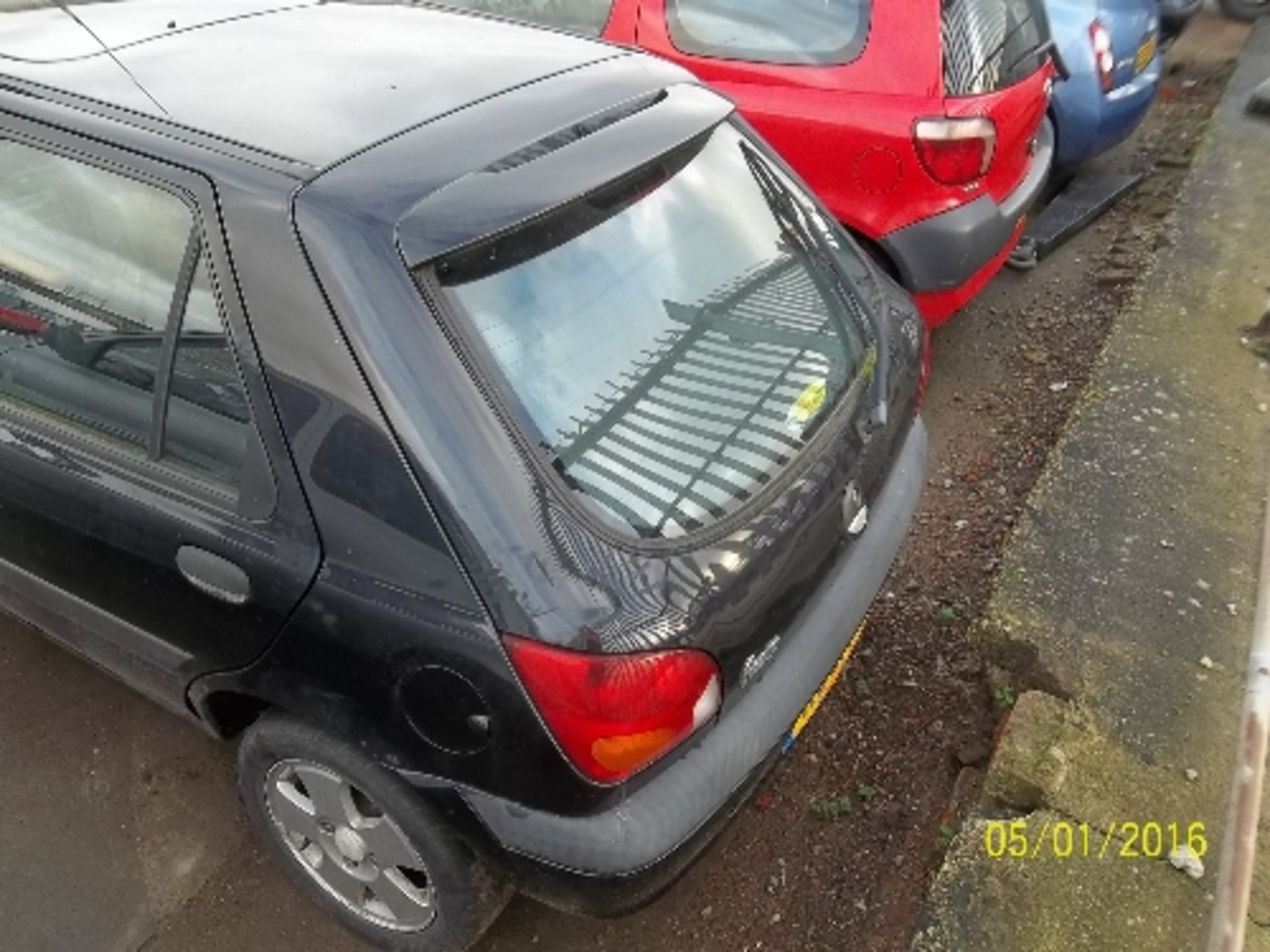 Ford Fiesta - RD51 FYT Date of registration:  24.06.2002 1242cc, petrol, manual, black Odometer - Image 3 of 4