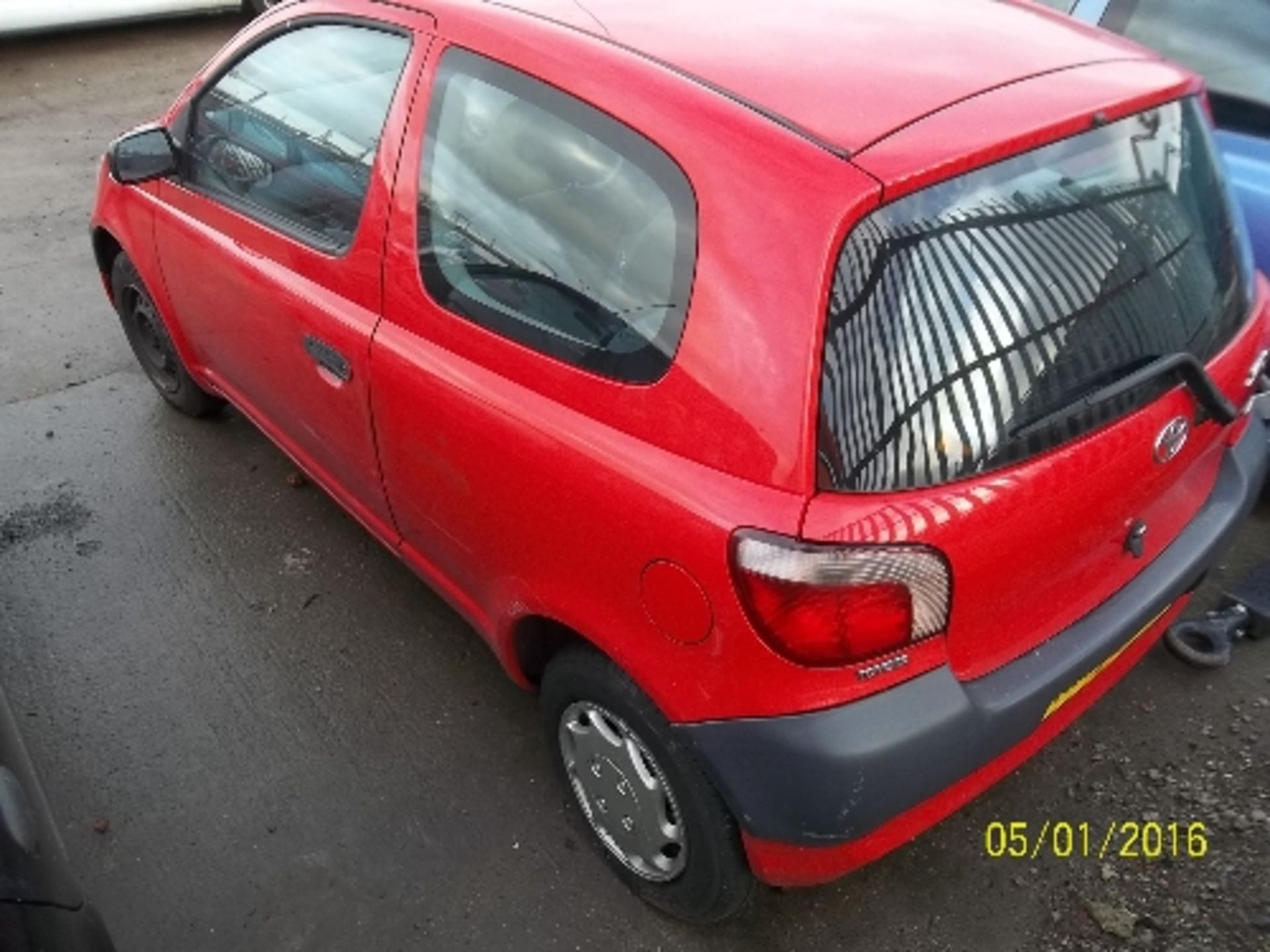 Toyota Yaris S - AX51 HUV Date of registration:  12.01.2002 998cc, petrol, manual, red Odometer - Image 4 of 4