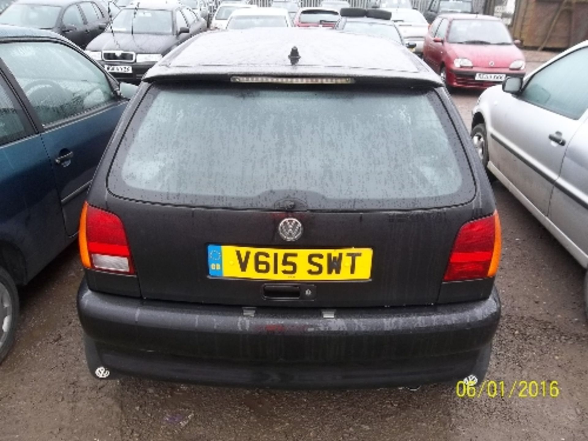 Volkswagen Polo 1.4 CL - V615 SWT Date of registration: 21.01.2000 1390cc, petrol, manual, black - Image 3 of 4