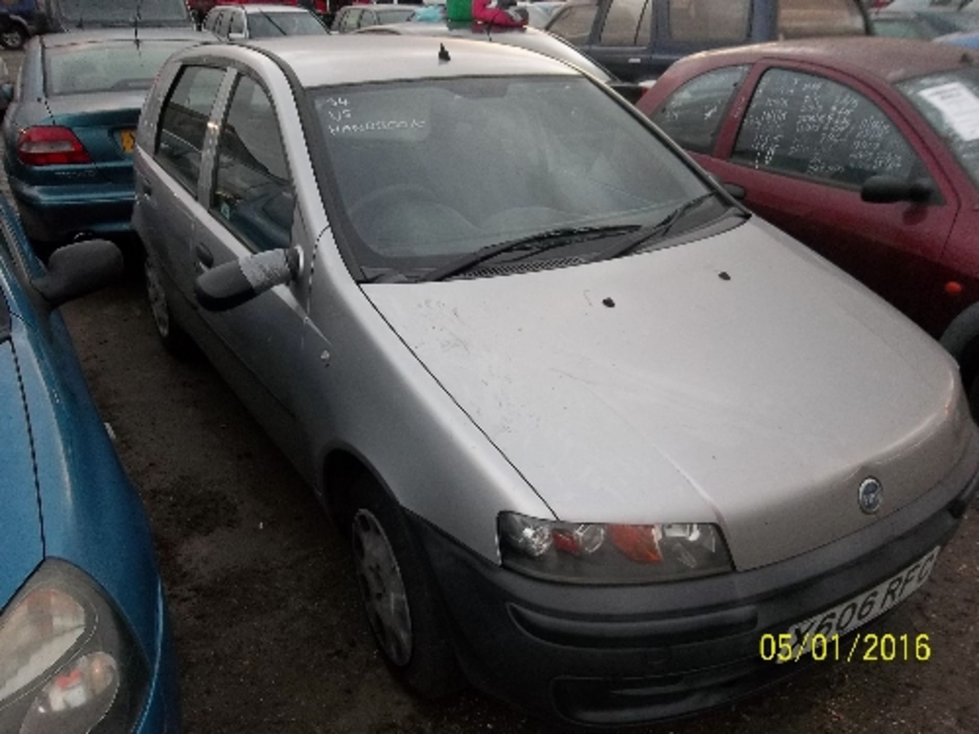 Fiat Punto 1.2 - X606 RFC Date of registration:  25.09.2000 1242cc, petrol, manual, grey Odometer - Image 2 of 4