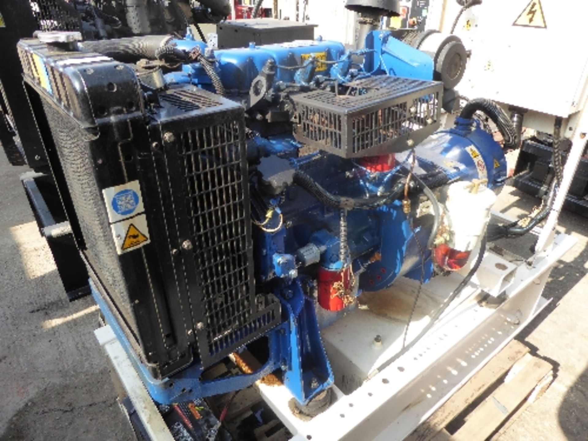 Wilson Perkins P27 generator HF3330 - Image 3 of 4