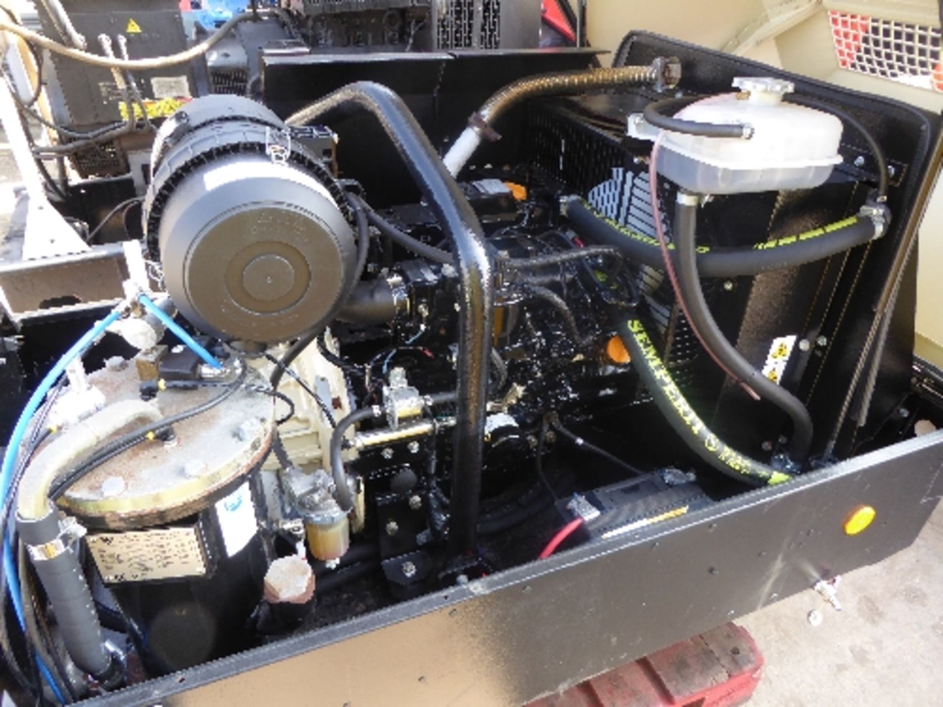 Ingersoll Rand 7/26E compressor (2013) 184 hrs RMA 229336 - Image 2 of 3