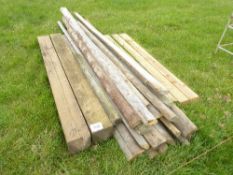 Sundry timber posts, planks & cuttings