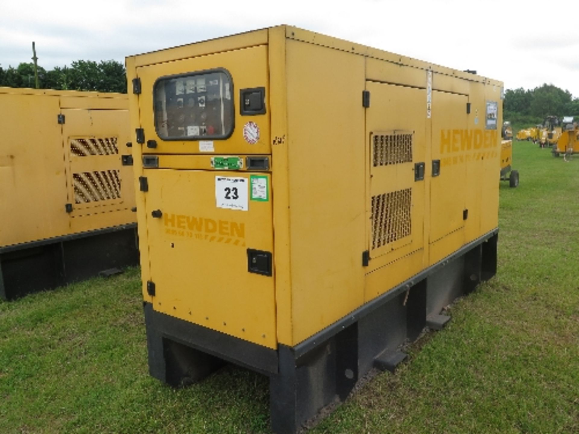 Caterpillar 100kva generator 5003879 11672 hours