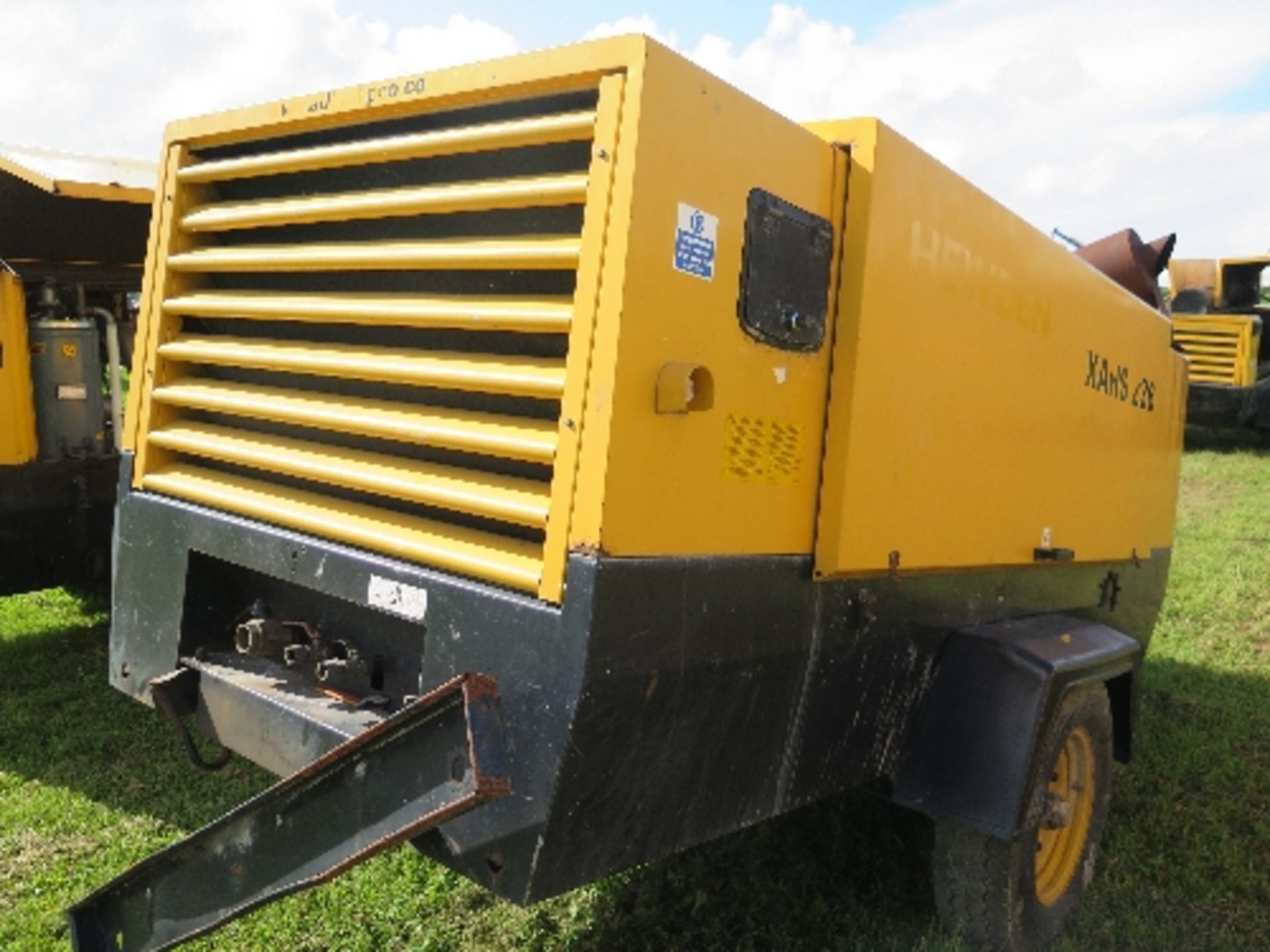 Atlas Copco XAHS236 compressor (2006) 2,954 hrs 148356 - Image 4 of 7