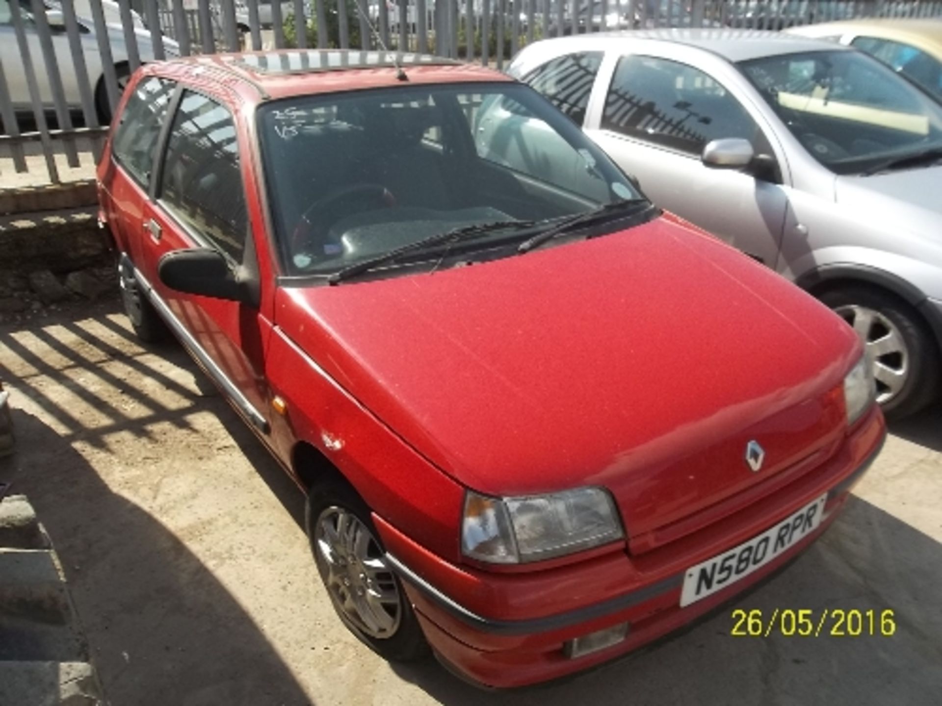 Renault Clio RT Auto Date of registration: 31.10.1995 1390cc, petrol, red Odometer reading at date - Image 2 of 4