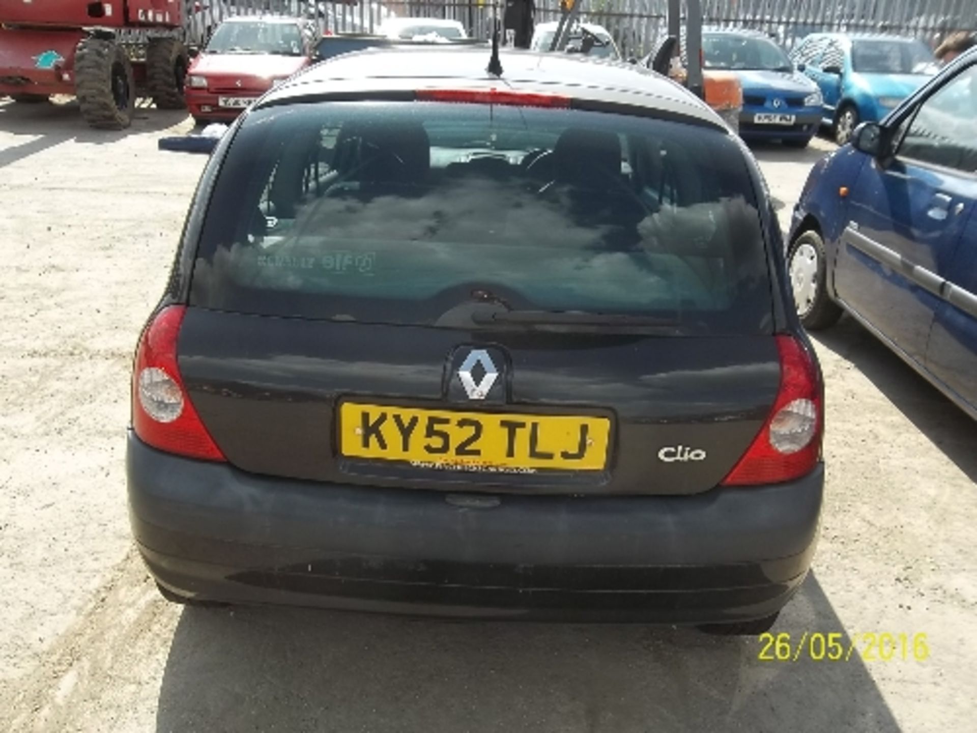 Renault Clio Expression - KY52 TLJ Date of registration: 05.11.2002 1149cc, petrol, manual, black - Image 3 of 4