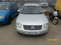 VW Passat SE TDI - RA53 CZC Date of registration: 30.10.2003 1896cc, diesel, manual, silver Odometer