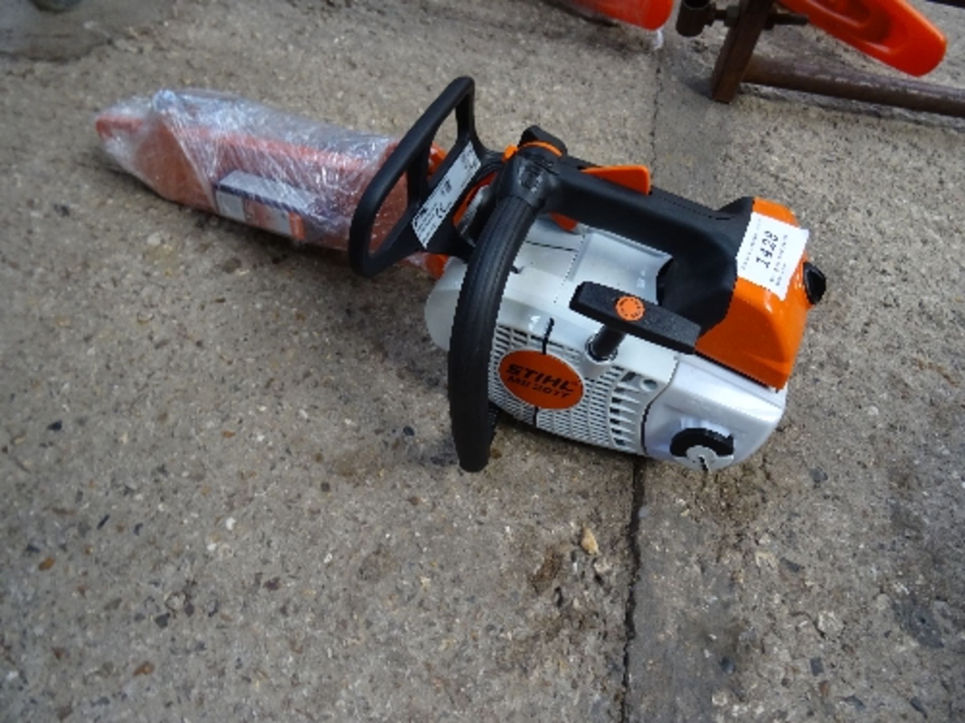 Stihl MS201T chain saw (ex display)