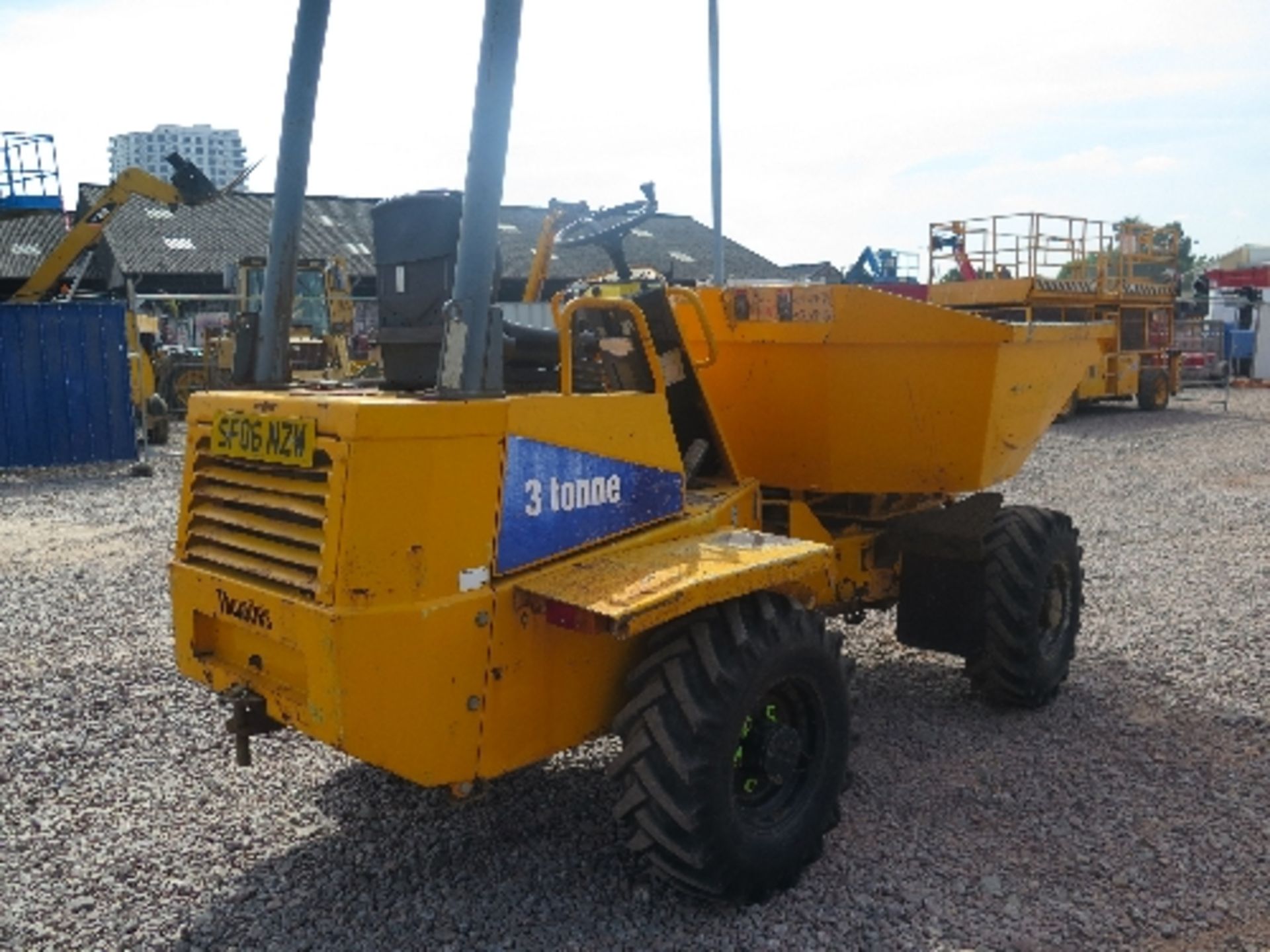 Thwaites 3 tonne power swivel dumper (2006) 143611 - 2,037 hours - Image 2 of 4