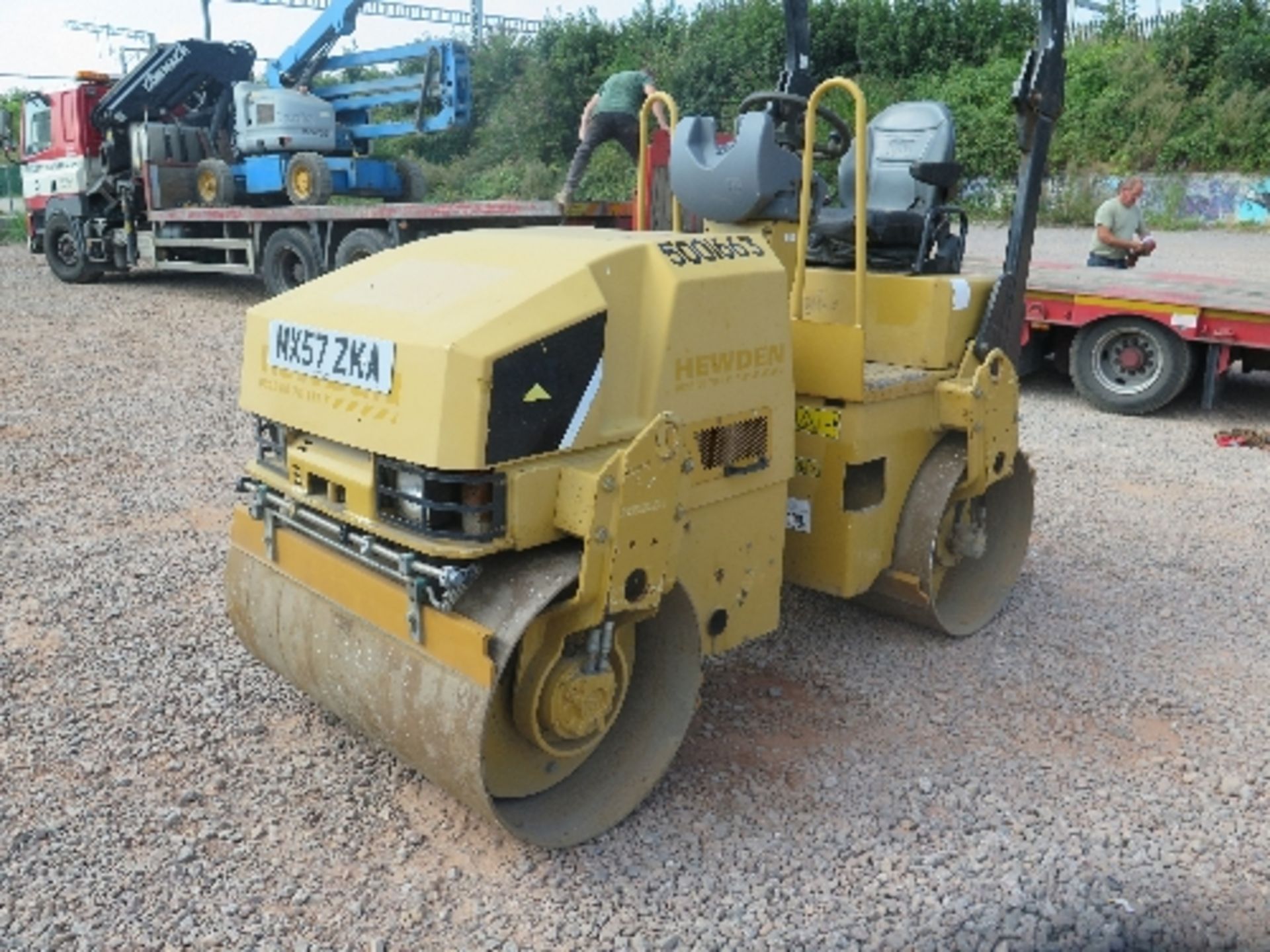 Caterpillar CB24 roller (2008) 5001663 - 935 hours