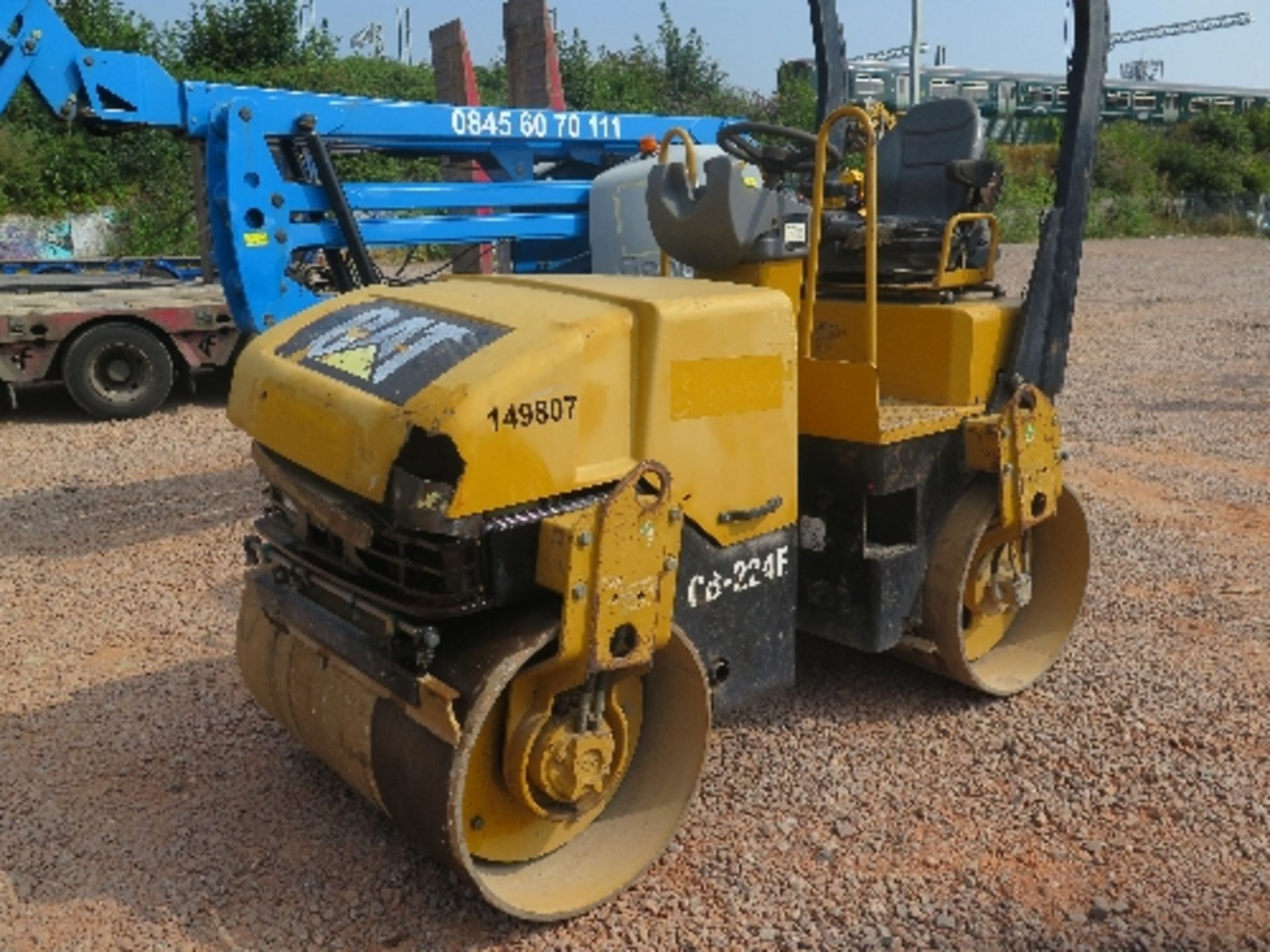 Caterpillar CB224E tandem roller 149807 - see notes