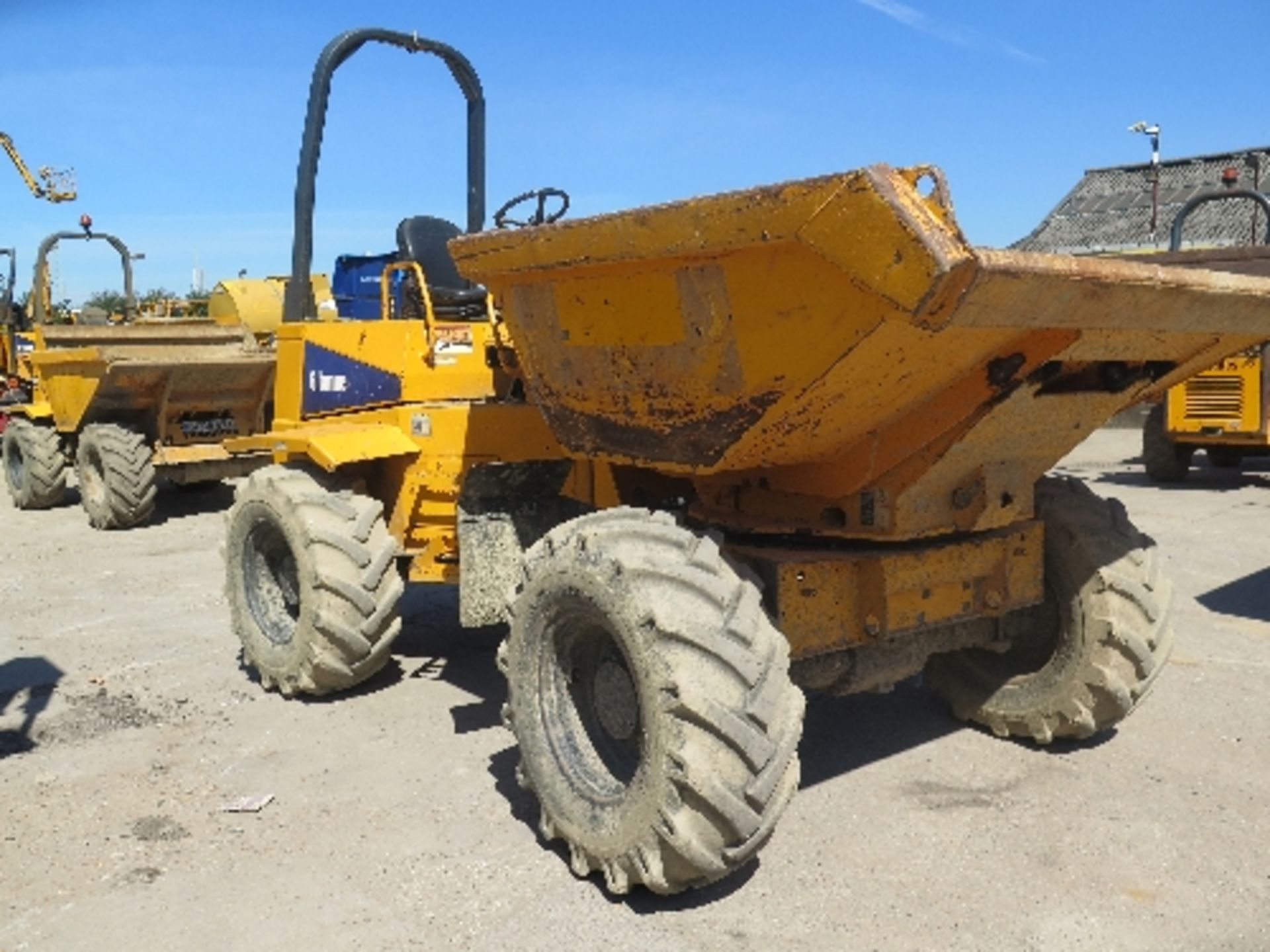 Thwaites 6 tonne swivel dumper (2007) 2,043 hrs  153136