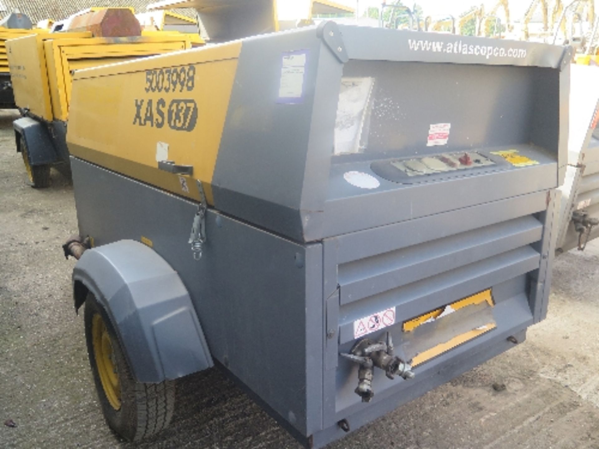 Atlas Copco XAS137 compressor (2008) 5003998 - 1,610 hours - Image 2 of 5