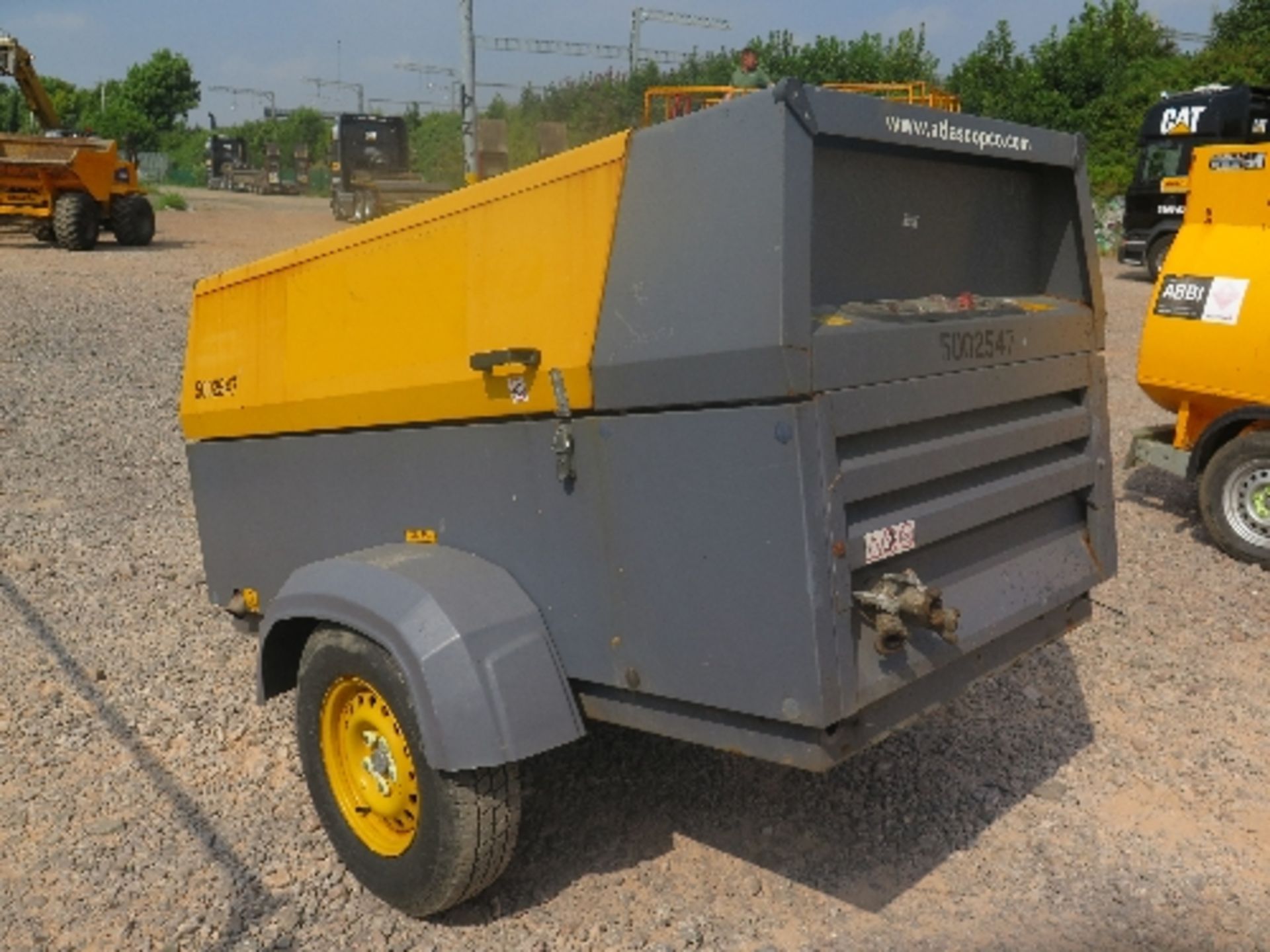 Atlas Copco XAS137 compressor (2008) 5002547 - 910 hours - Image 3 of 5