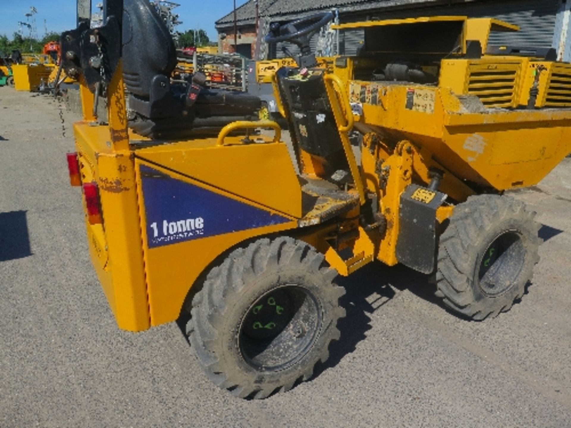 Thwaites 1 tonne high discharge dumper (2008) 1,675 hrs 5001747