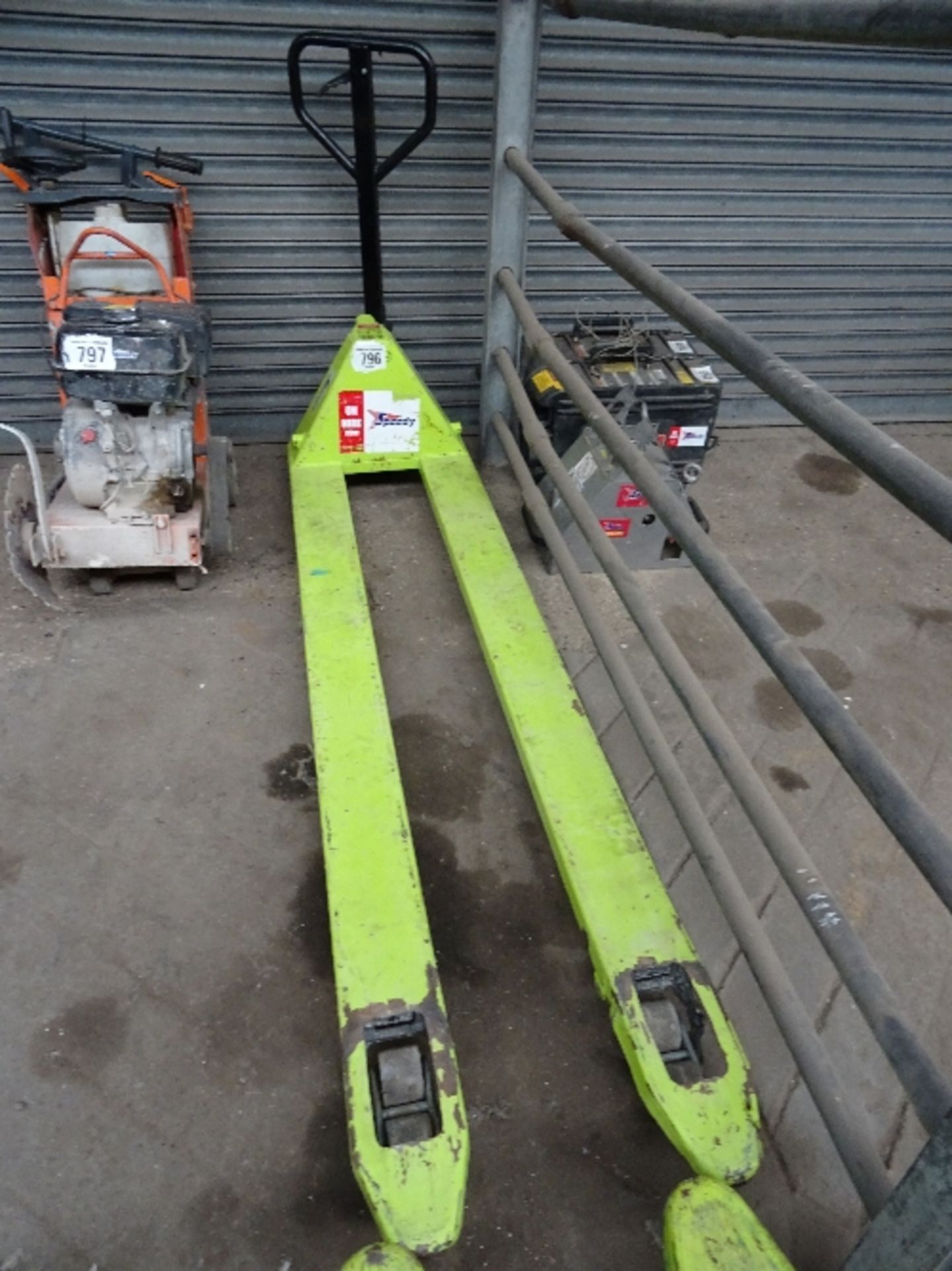 Pallet truck