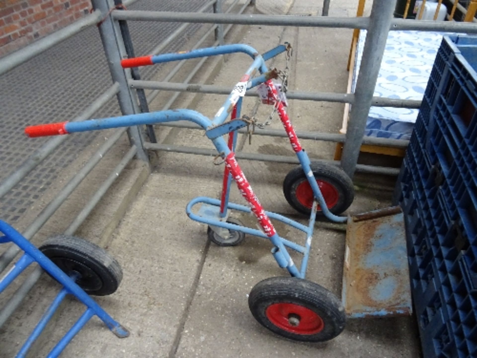 Gas bottle trolley