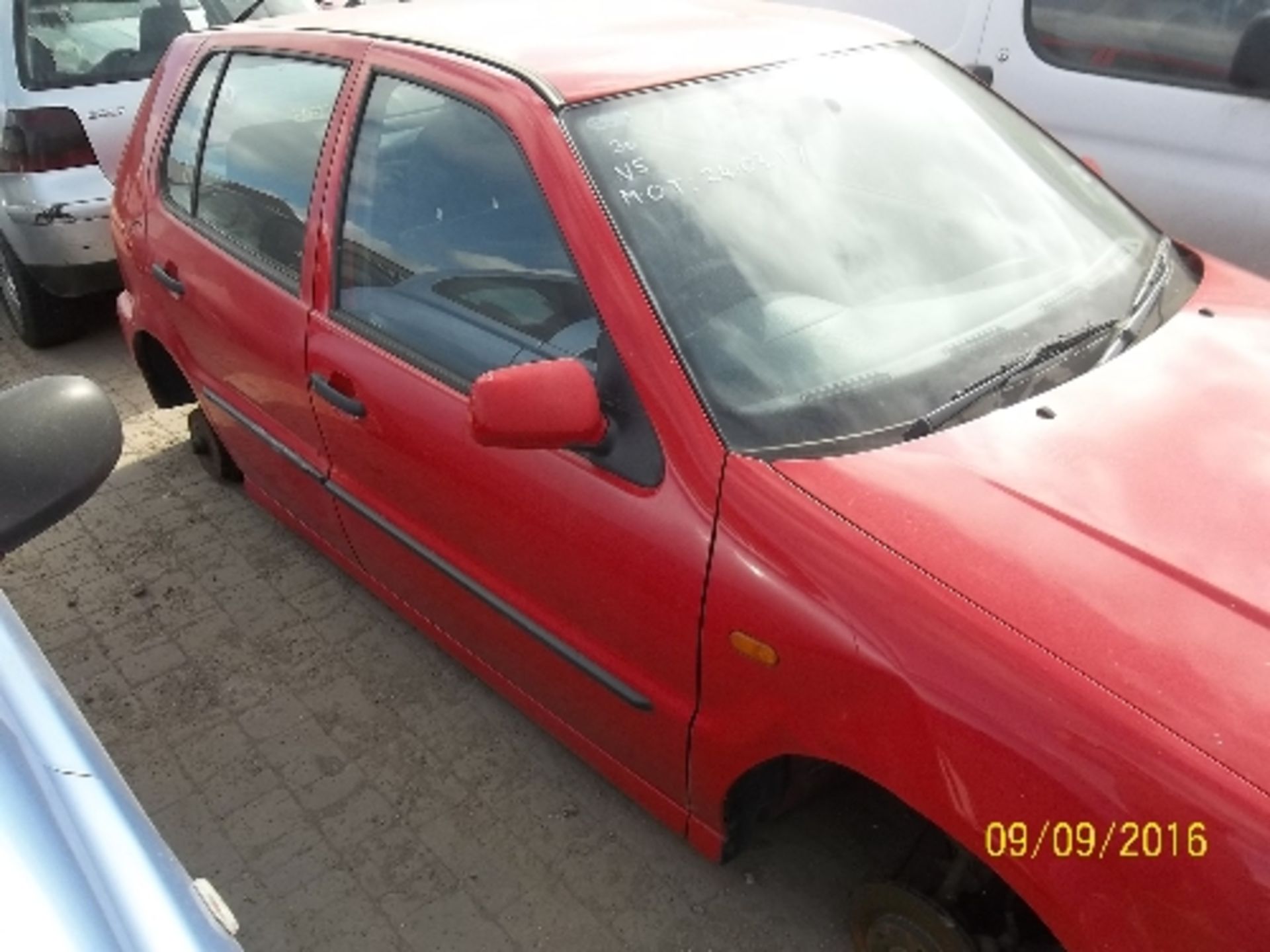 Volkswagen Polo 1.4 CL - T480 RWV Date of registration: 02.03.1999 1390cc, petrol, manual, red - Image 2 of 4
