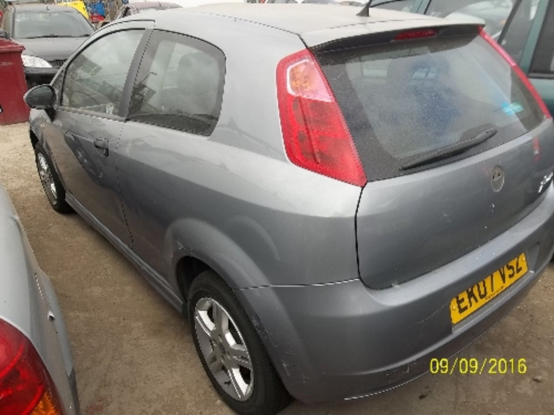 Fiat Grande Punto Active 77 - EK07 VSZ Date of registration: 30.03.2007 1368cc, petrol, manual, grey - Image 4 of 4