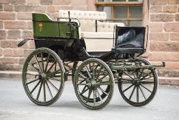 TONNEAU PHAETON - Built by W Wood of Richmond to suit 12.2 to 14 hh, single or pair; painted green