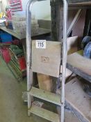 2 tread aluminium stepladder