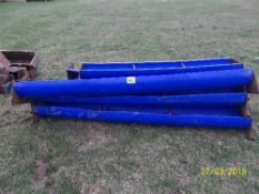 7 plastic feed troughs