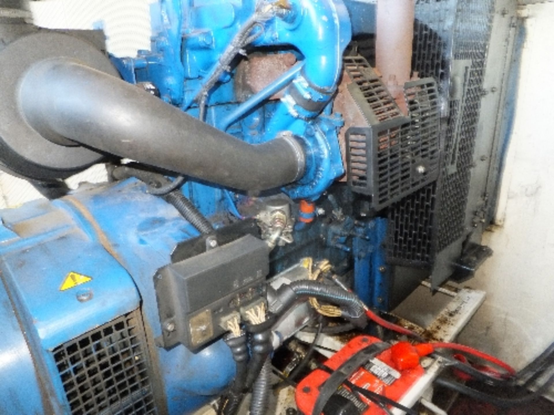 FG Wilson 75kva generator in secure unit 3,763 hrs HF2837 - Image 8 of 8