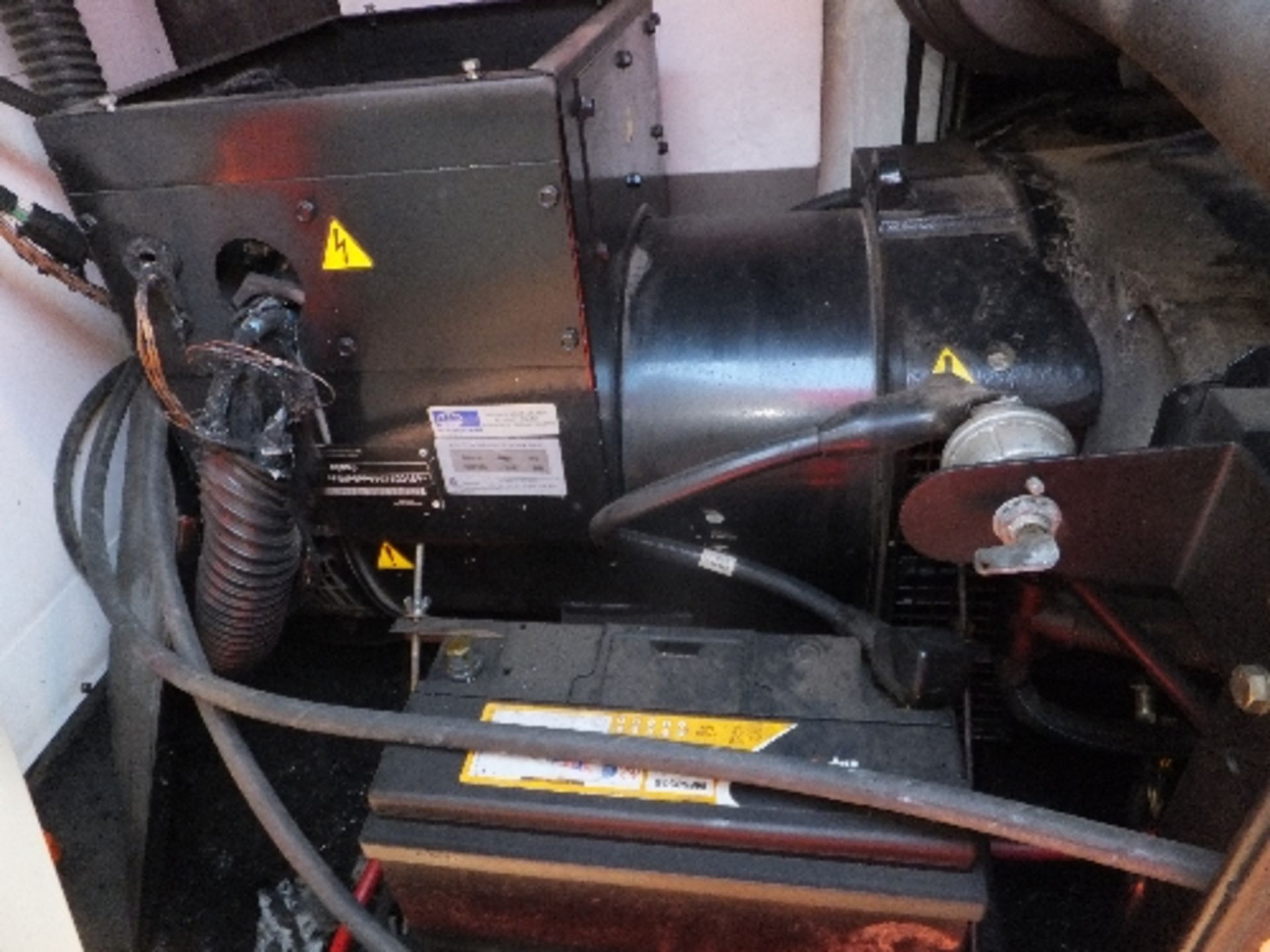 FG Wilson 80kva generator 42,102 hrs Alternator burnt out This lot is sold on instruction of Speedy - Image 3 of 7