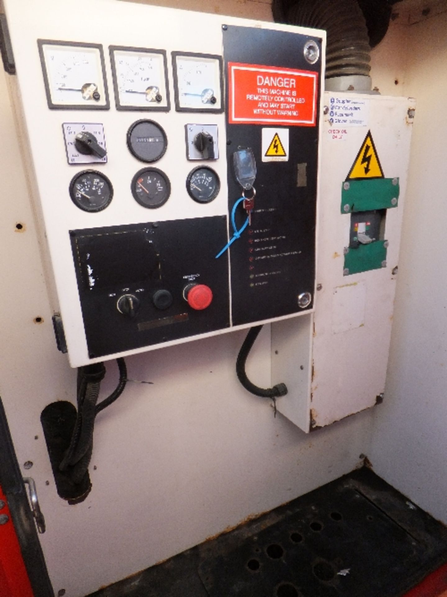 FG Wilson 350kva generator 33,603 hrs  RMP This lot is sold on instruction of Speedy - Image 2 of 11