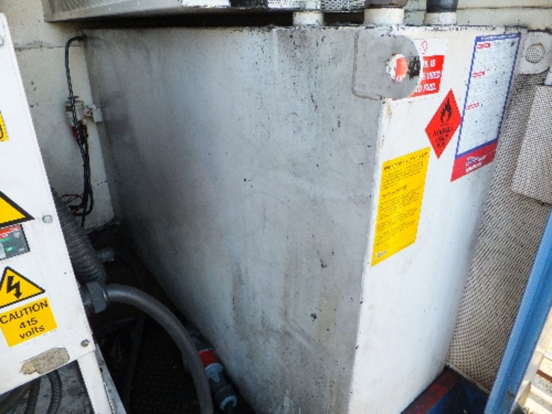 FG Wilson 75kva generator in secure unit 3,763 hrs HF2837 - Image 7 of 8