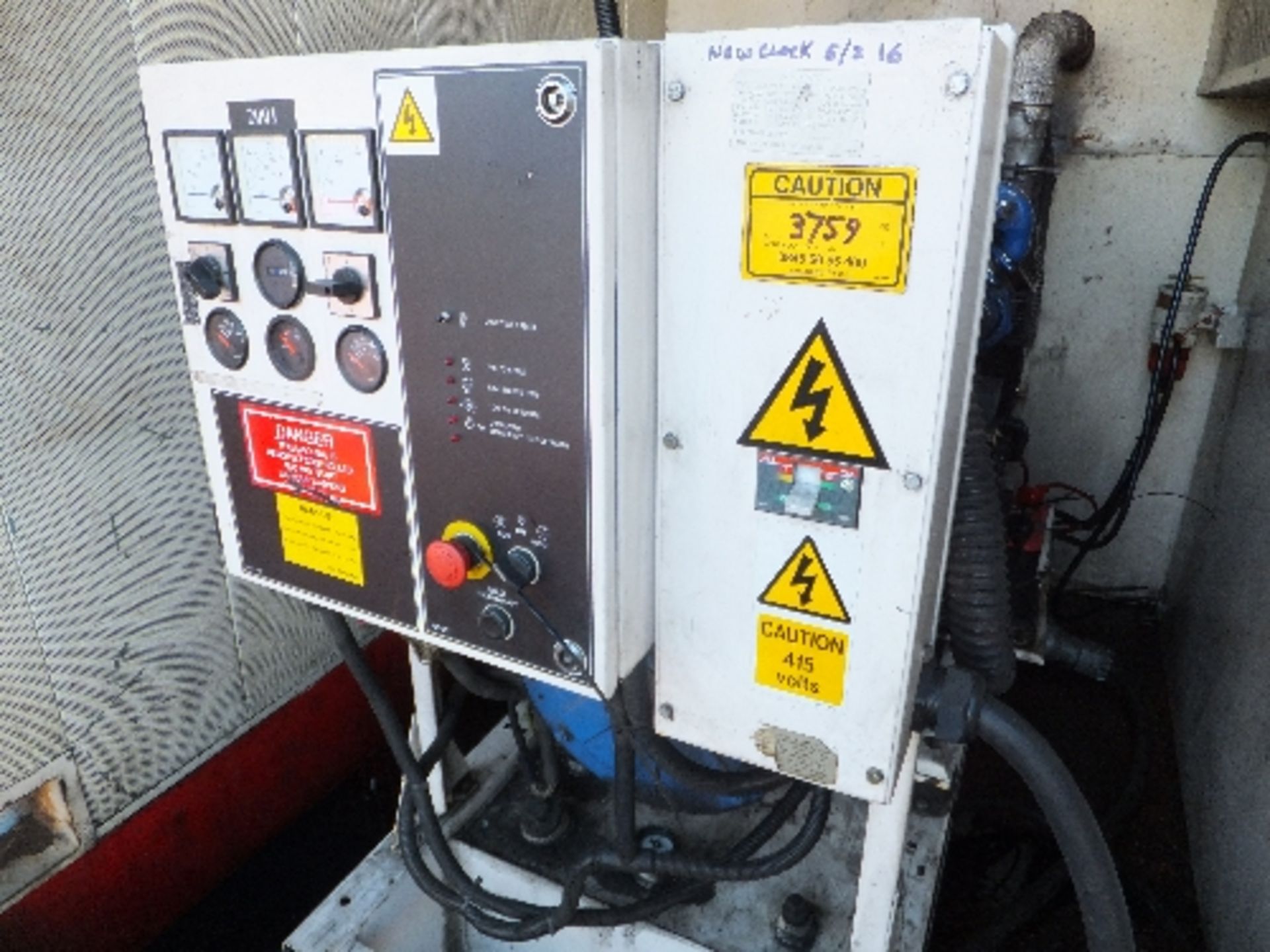 FG Wilson 75kva generator in secure unit 3,763 hrs HF2837 - Image 3 of 8