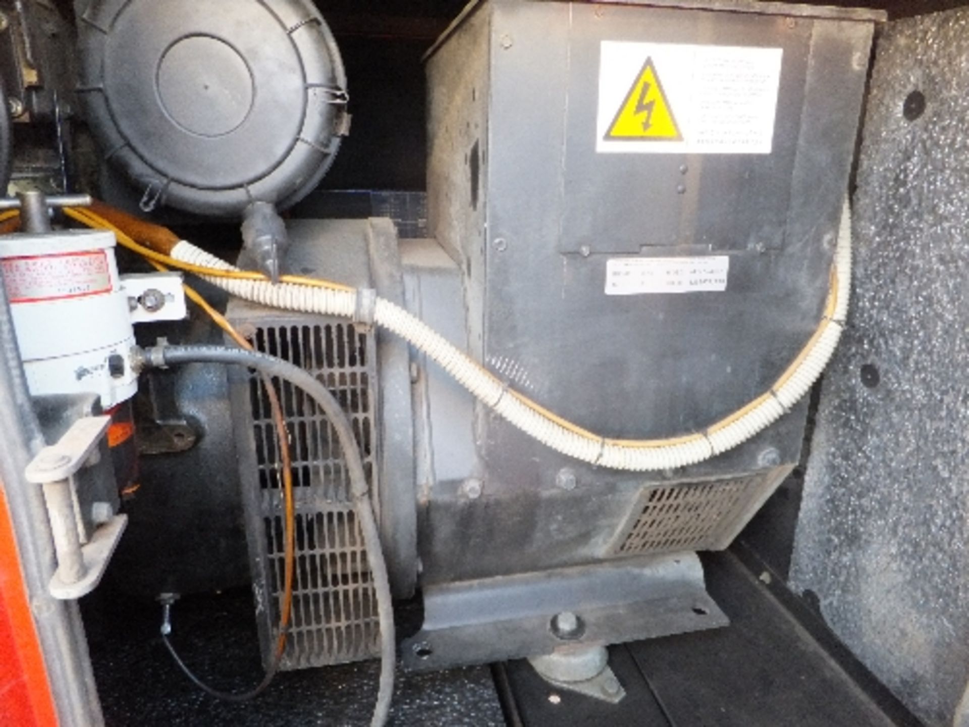 Genset MG115 generator  29865 hrs  Runs, no power This lot is sold on instruction of Speedy - Image 4 of 5