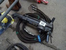 Hydraulic breaker gun and hoses
